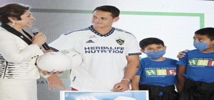 ‘Chicharito’ realizó una donación junto a LA Galaxy a favor de niños sin padres en CdMx