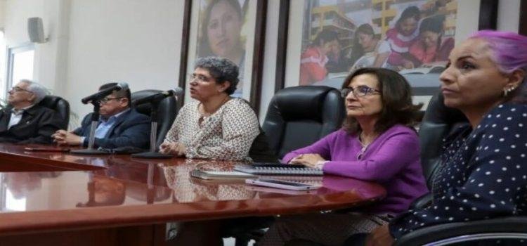 Tras acusaciones de plagio, Rectora de la UAQ se defiende