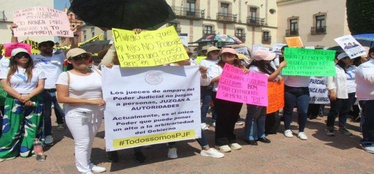 En Querétaro, marchan en defensa del PJF