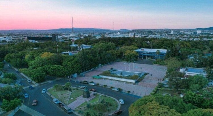 Suspenden clases presenciales en la UAQ