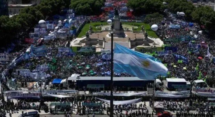 Desquician sindicatos a Argentina Desquician sindicatos a Argentina