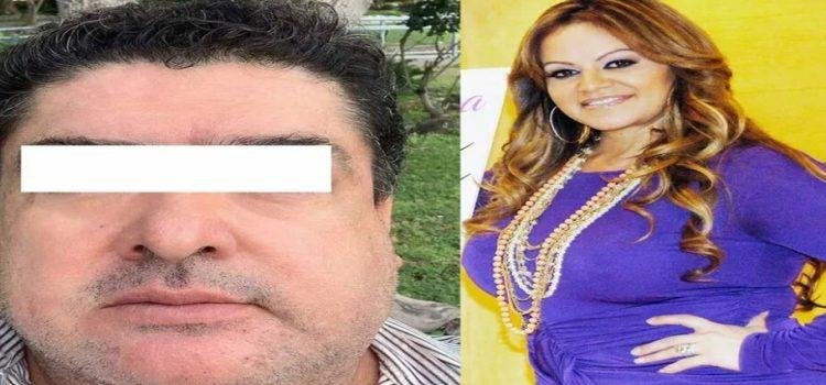 Es golpeado el cantante imitador de Jenni Rivera en Querétaro