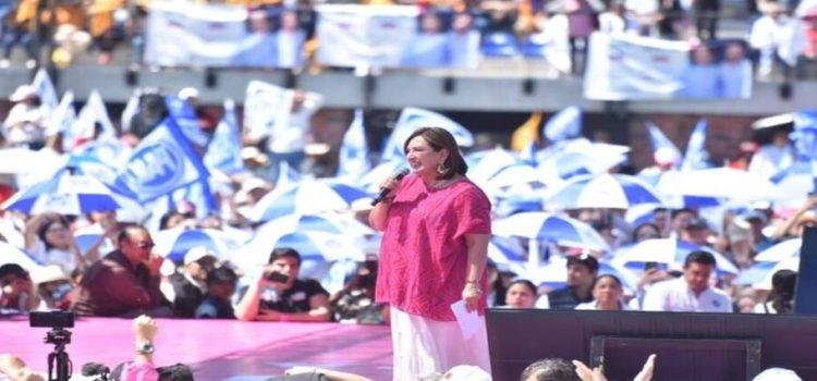 Simpatizantes de Xóchitl llegan al Olímpico de Querétaro