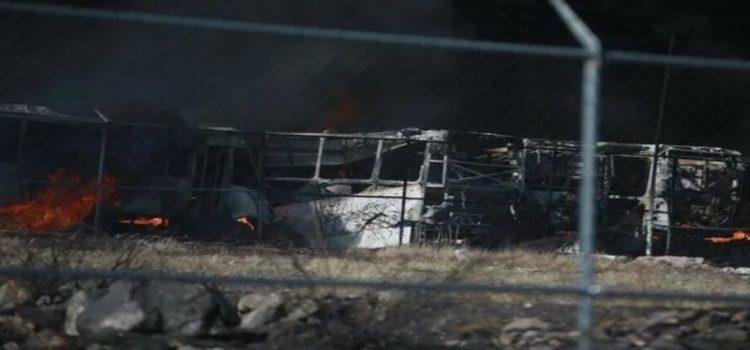 Un incendio consume más de 30 unidades de transporte público en Querétaro