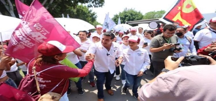 Chema Tapia se reúne con los simpatizantes en el Querétaro