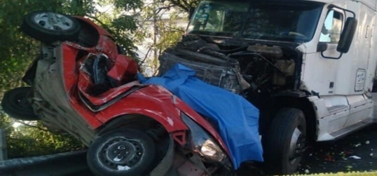 Una carambola en la autopista México-Querétaro deja dos personas sin vida