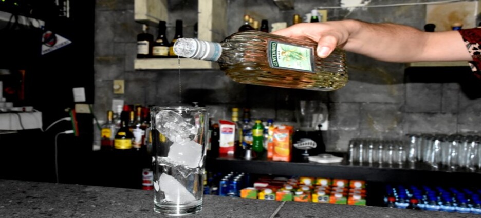 Pierden la vida seis personas por consumir bebidas adulteradas en un bar de Querétaro