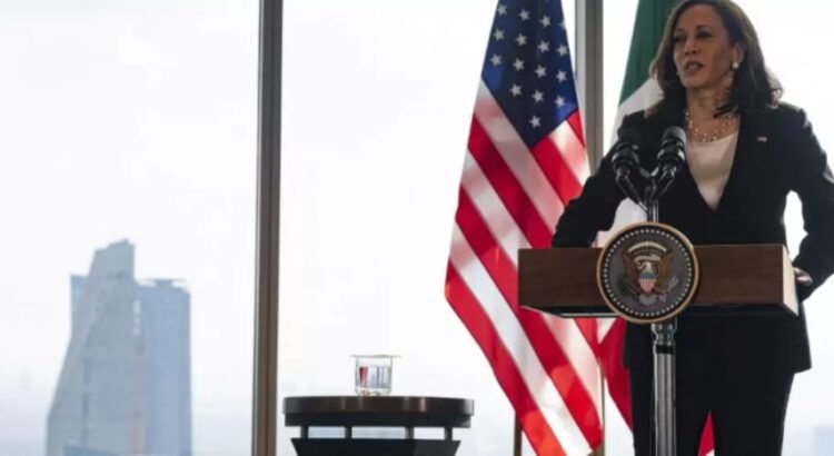 Kamala Harris se compromete a regularizar a millones de migrantes indocumentados