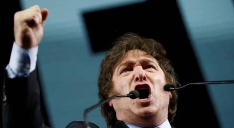 Venezuela pide a la INTERPOL ficha roja contra Javier Milei