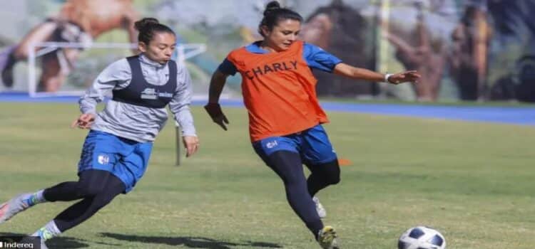 Querétaro sigue al alza en la Liga Femenil con un doblete de Santamaría