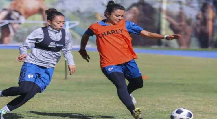 Querétaro sigue al alza en la Liga Femenil con un doblete de Santamaría