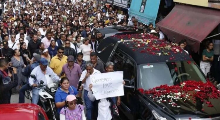 Multitudinaria despedida a Alejandro Arcos, alcalde de Chilpancingo