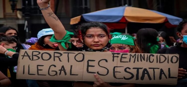 La fiscalía del estado de Querétaro busca encarcelar a la menor tuvo un aborto espontáneo