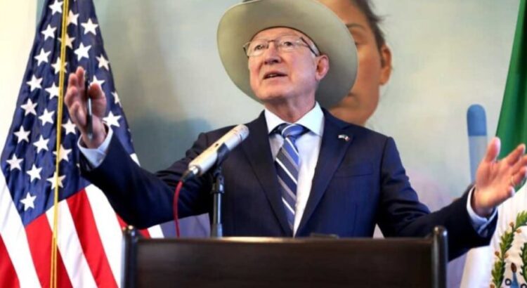 Ken Salazar critica la estrategia de seguridad de AMLO: “Abrazos, no balazos” ha fallado