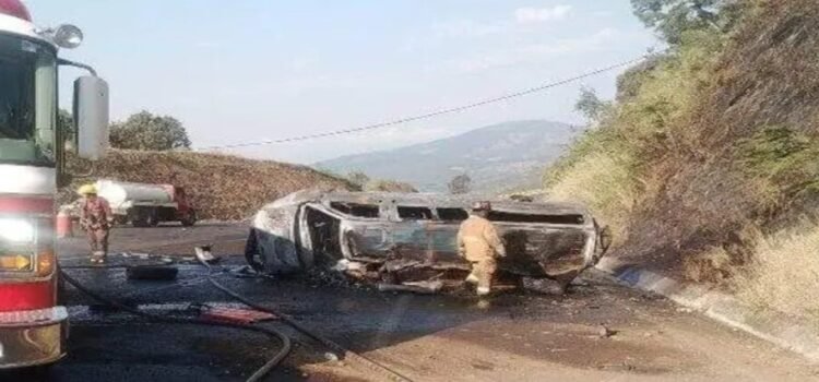Son entregados los 8 cuerpos de la familia querétana que se accidento en el estado de Michoacán