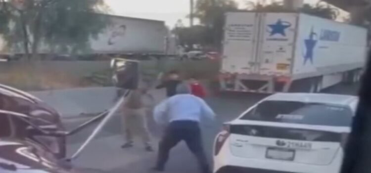 Se capta pelea en plena autopista México-Querétaro