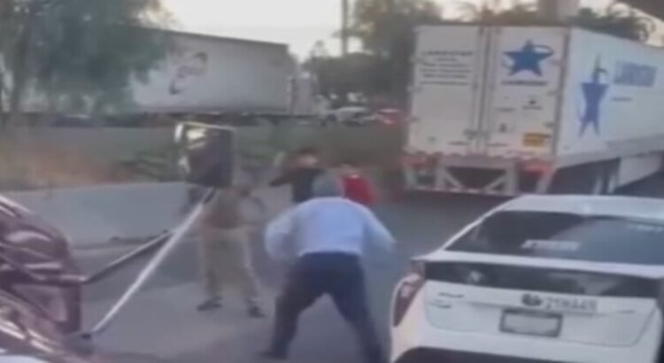 Se capta pelea en plena autopista México-Querétaro