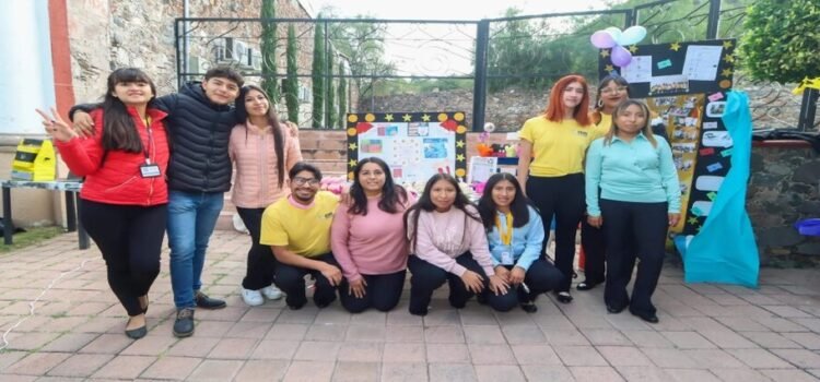 Alumnos de la Universidad Atenas realizan Encuentro Interdisciplinario