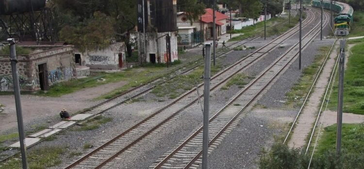 El Tren México-Querétaro se encuentra sin solicitudes de liberación de vía