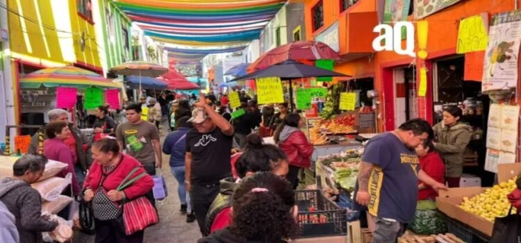 Los queretanos dan las ultimas compras para la cena de fin de año