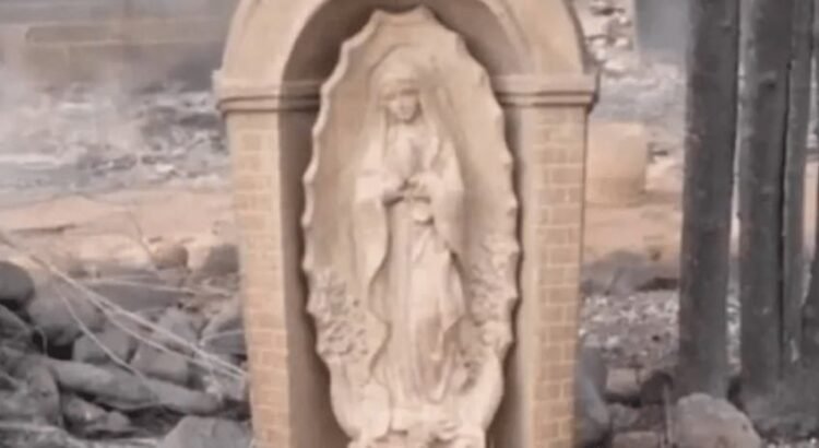 ¿Milagro?: Estatua de la Virgen de Guadalupe resiste incendios en California