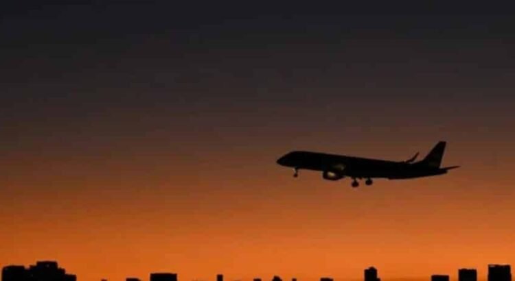 Recuperan cajas negras del avión que colisionó en Washington