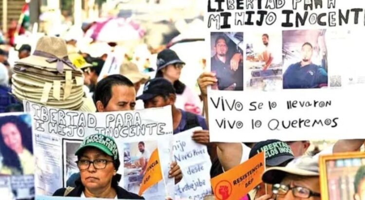 Salvadoreños exigen a Bukele liberar a inocentes