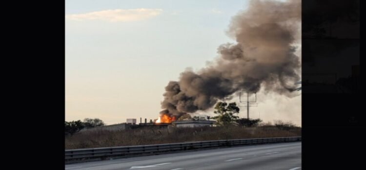 Se reportó un cierre en la México-Querétaro por un fuerte incendio en Tepeji del Río