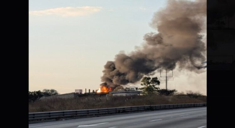 Se reportó un cierre en la México-Querétaro por un fuerte incendio en Tepeji del Río