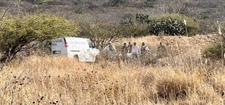 Encuentran a una mujer sin vida en zona cerril de Bernardo Quintana