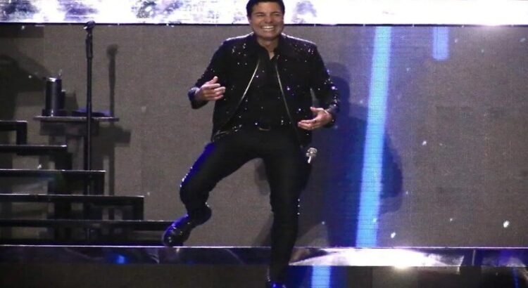 El artista Chayanne disfrutando de un buen descanso en Querétaro