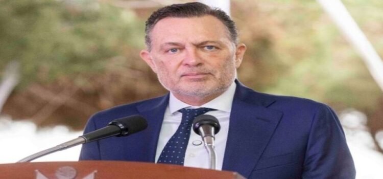 El gobernador de Querétaro, Kuri propone disminuir el número de municipios