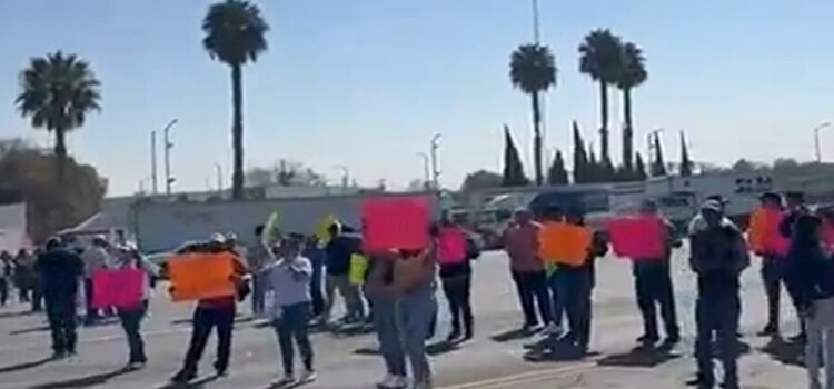 Bloqueo en México-Querétaro en la caseta de Tepotzotlán
