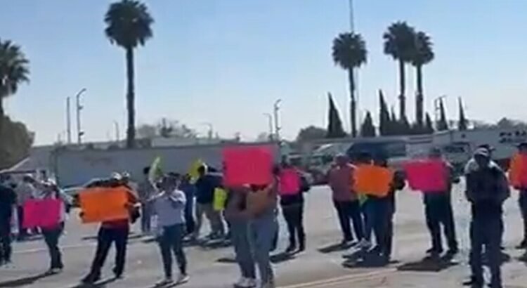 Bloqueo en México-Querétaro en la caseta de Tepotzotlán
