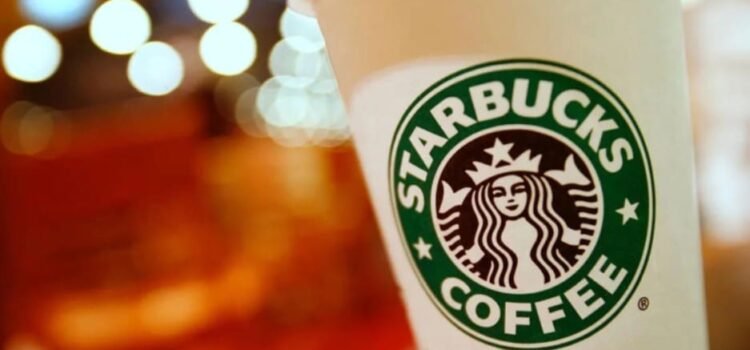 Repartidor se quema con un café y demanda a Starbucks por 50 mdd