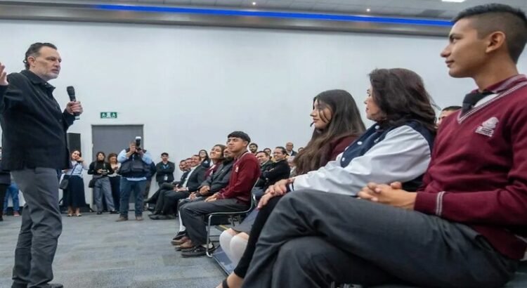 El gobernador Kuri resalta la plataforma digital para reforzar trabajo de docentes