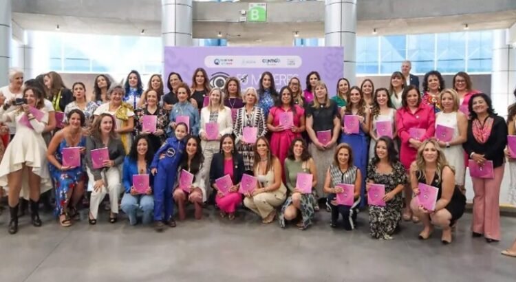 Son reconocidas 50 mujeres como parte del crecimiento del estado de Querétaro