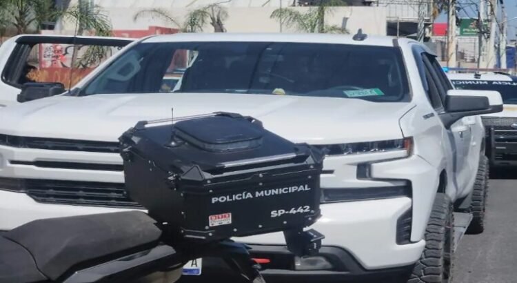 Es asegurada una camioneta que estaba en persecución