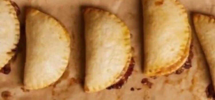 Mujer envenena a 40 presuntos criminales con empanadas en Haití