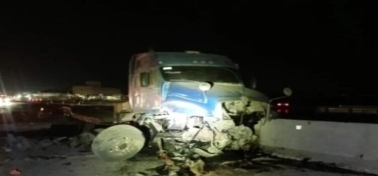 Un fuerte choque en la México-Querétaro