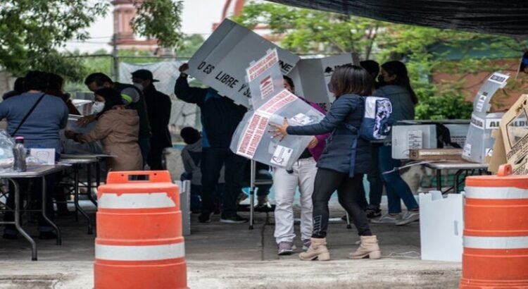 Se reportan retrasos en apertura de las casillas en Querétaro por falta de funcionarios
