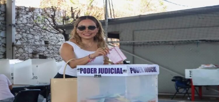 La candidata queretana a ministra de la SCJN Marisol Castañeda, pide votar de forma libre