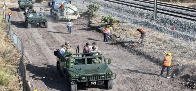 El Tren México-Querétaro tendrá terminal en zona militar alteraría logística de empresas El Tren México-Querétaro tendrá terminal en zona militar alteraría logística de empresas