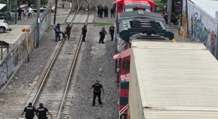 En el estado de Querétaro, el tren arrolló a policías municipales durante patrullaje