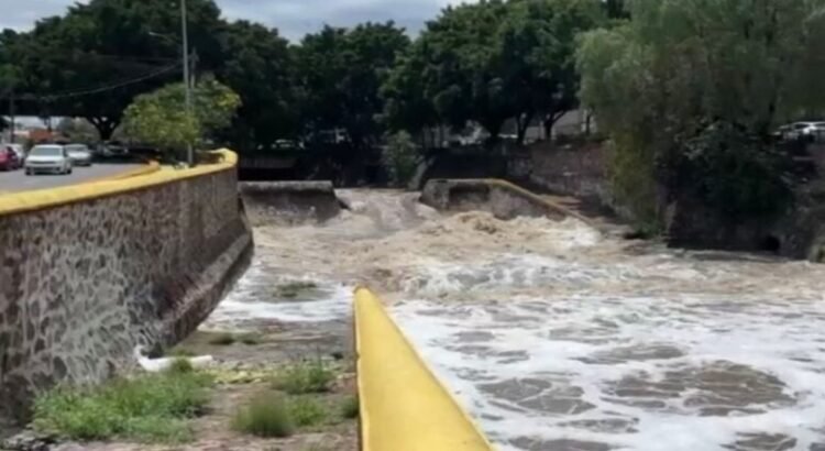 Los estados de Querétaro y Guanajuato acuerdan limpiar las fronteras del río por las lluvias