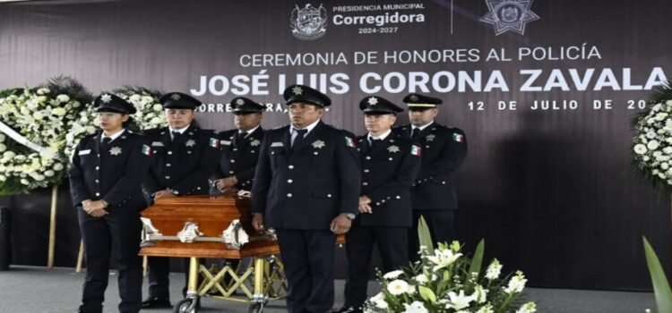 Se rinden honores a policía de la Corregidora, Querétaro, asesinado en un ataque armado