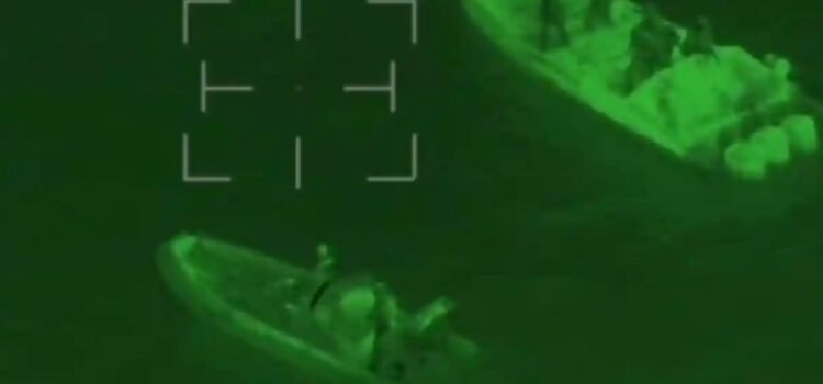 Intercepta Francia velero con 1.8 toneladas de droga procedente de México