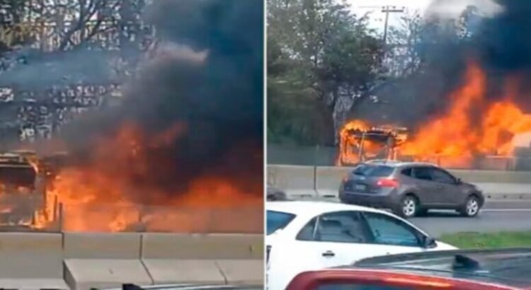 Un choque junto con incendio en la carretera México-Querétaro deja un motociclista muerto