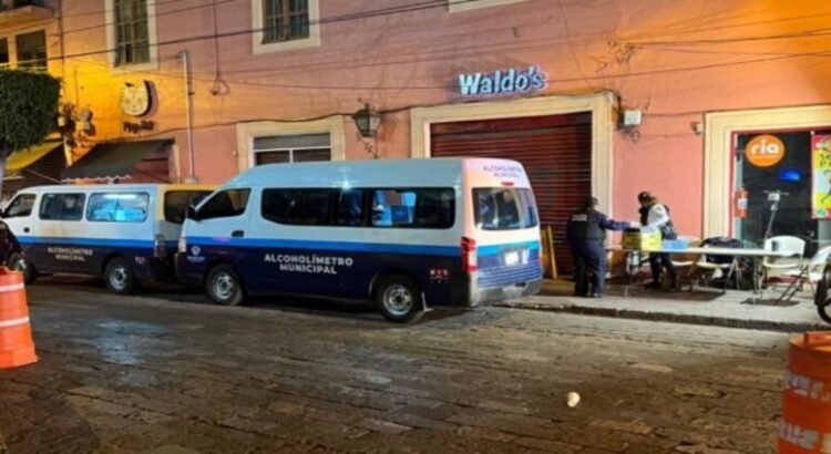 Alrededor de cuarenta personas son detenidas por no pasar el alcoholímetro en Querétaro