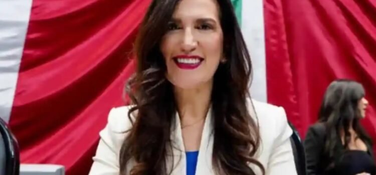 Asume Kenia López Rabadán la presidencia de la Mesa Directiva de la Cámara de Diputados